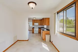 822 16th St N, Moorhead, MN 56560 - Photo 6
