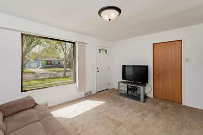 822 16th Street N, Moorhead, MN 56560 - Photo 4