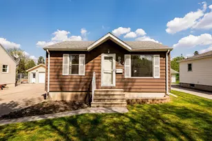 822 16th St N, Moorhead, MN 56560 - Photo 2