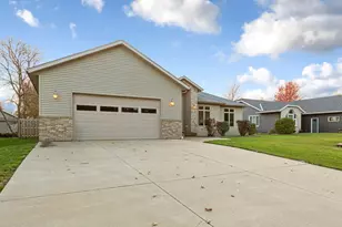 1447 Nottingham Dr, Owatonna, MN 55060 - Photo 4