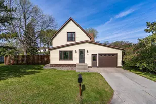 629 Barrette St, Crookston, MN 56716 - Photo 1