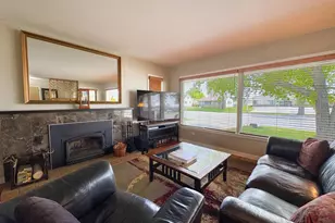 1020 W Lincoln Ave, Fergus Falls, MN 56537 - Photo 6