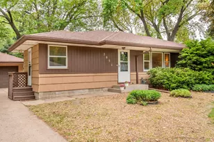 2851 Dellwood St, Roseville, MN 55113 - Photo 2