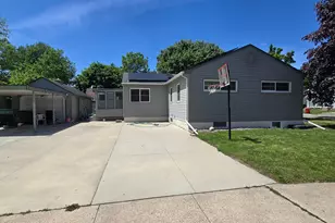 601 5th Ave NW, Austin, MN 55912 - Photo 2
