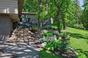 7121 Schey Dr, Edina, MN 55439 - Photo 10
