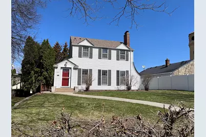 1589 Hillcrest Avenue, Saint Paul, MN 55116 - Photo 1