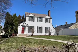 1589 Hillcrest Ave, Saint Paul, MN 55116 - Photo 1