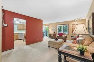 4342 Buckingham Ct, Vadnais Heights, MN 55127 - Photo 4