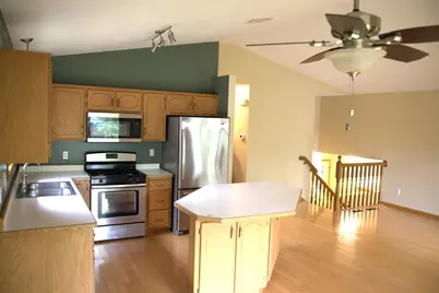 2258 129th Lane NW, Coon Rapids, MN 55448 - Photo 4