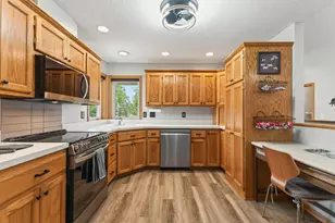 833 White Oak Ct, New Brighton, MN 55112 - Photo 12