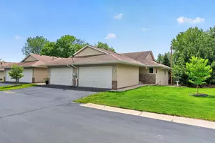 833 White Oak Ct, New Brighton, MN 55112 - Photo 1