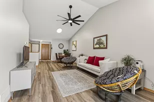 833 White Oak Ct, New Brighton, MN 55112 - Photo 10