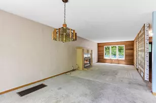 2219 Vivian Ln, Saint Paul, MN 55119 - Photo 6