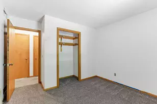 2219 Vivian Ln, Saint Paul, MN 55119 - Photo 14