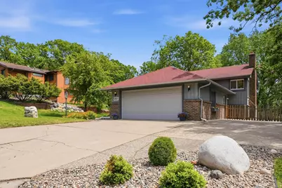 9137 Forest Hills Circle, Bloomington, MN 55437 - Photo 74