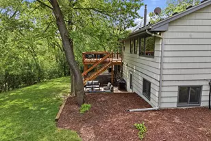9137 Forest Hills Cir, Bloomington, MN 55437 - Photo 70