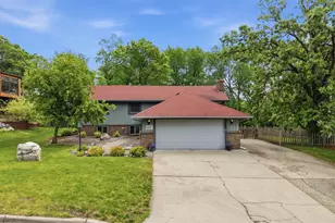 9137 Forest Hills Cir, Bloomington, MN 55437 - Photo 78