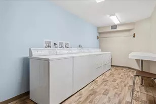 210 W Grant St, Minneapolis, MN 55403 - Photo 24