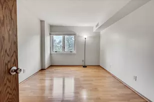 210 W Grant St, Minneapolis, MN 55403 - Photo 14
