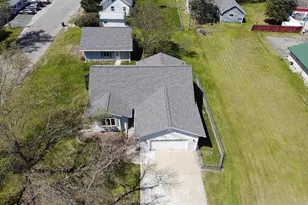 901 5th St NE, Staples, MN 56479 - Photo 2