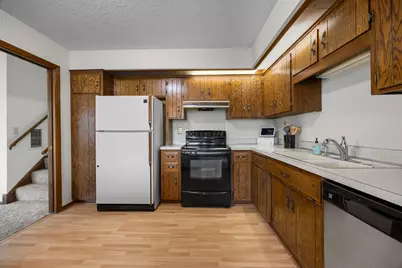 5367 Hyland Place, Bloomington, MN 55437 - Photo 8