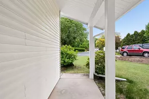 1602 Daisy Ct, New Brighton, MN 55112 - Photo 38