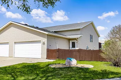 2901 Dakota Park Circle S, Fargo, ND 58104 - Photo 2