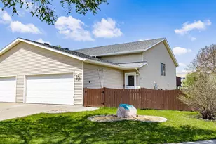 2901 Dakota Park Cir S, Fargo, ND 58104 - Photo 2