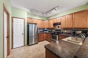 4693 Bloomberg Ln, Inver Grove Heights, MN 55076 - Photo 12