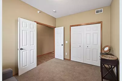 4693 Bloomberg Lane, Inver Grove Heights, MN 55076 - Photo 18