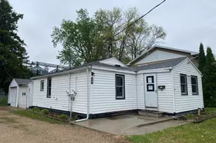 238 Meeker Ave W, Eden Valley, MN 55329 - Photo 18