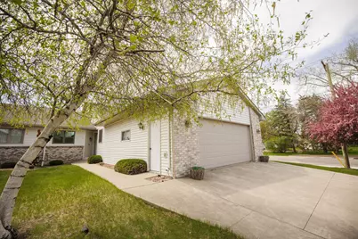 2 Line Drive, Morris, MN 56267 - Photo 2