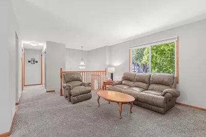 286 Frankland Street, Mahtomedi, MN 55115 - Photo 4