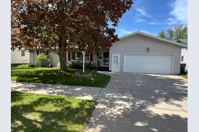 407 1st Street SW, Wadena, MN 56482 - Photo 2