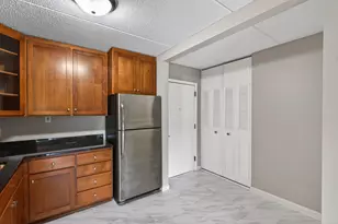 10501 Cedar Lake Rd, Minnetonka, MN 55305 - Photo 14