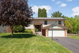 14895 Easter Ave, Apple Valley, MN 55124 - Photo 2
