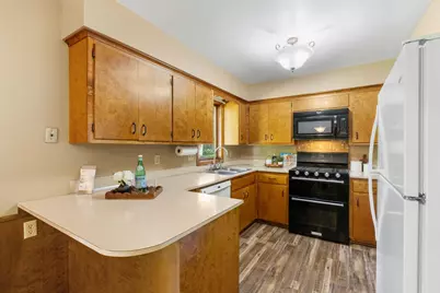2420 Ensign Avenue N, Golden Valley, MN 55427 - Photo 12