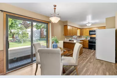 2420 Ensign Avenue N, Golden Valley, MN 55427 - Photo 10