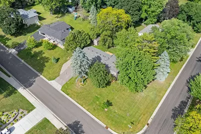 2420 Ensign Avenue N, Golden Valley, MN 55427 - Photo 40