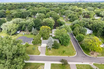 2420 Ensign Avenue N, Golden Valley, MN 55427 - Photo 36