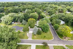 2420 Ensign Ave N, Golden Valley, MN 55427 - Photo 36