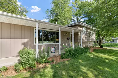 2420 Ensign Avenue N, Golden Valley, MN 55427 - Photo 2