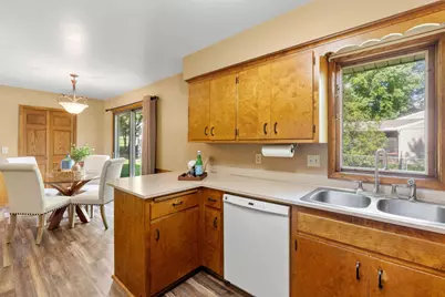 2420 Ensign Avenue N, Golden Valley, MN 55427 - Photo 14