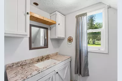 8005 381st Avenue NW, Dalbo, MN 55017 - Photo 10