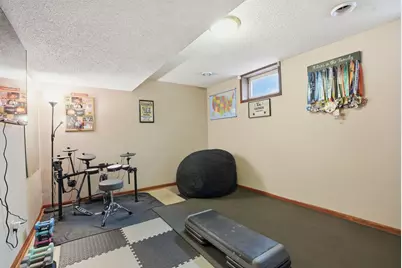 8608 33rd Avenue N, New Hope, MN 55427 - Photo 32