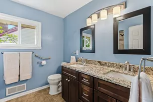 676 Shryer Ave W, Roseville, MN 55113 - Photo 10