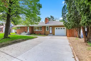 676 Shryer Ave W, Roseville, MN 55113 - Photo 8