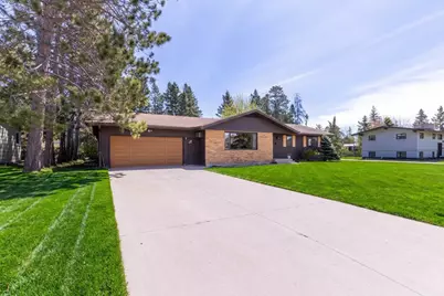 910 SW 4th Avenue, Grand Rapids, MN 55744 - Photo 2