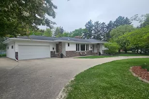 225 Wegener Dr, Breckenridge, MN 56520 - Photo 2