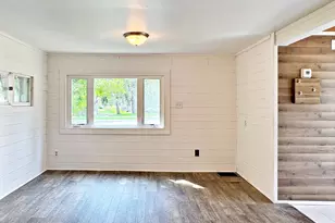 304 Central Ave N, Park Rapids, MN 56470 - Photo 8
